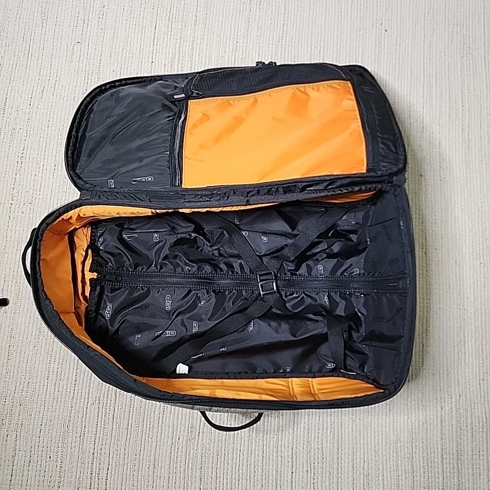 Bolsa de viaje con ruedas Ogio negra marrón para equipaje de mano ruedas escala 22 pulgadas Foto 3 de 4