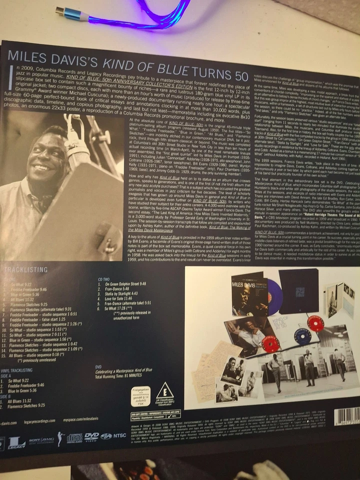 Sammlung Miles Davis Kind of Blue 50th Anniversary Box Set Blue Vinyl/CD/DVD - Bild 3 von 4