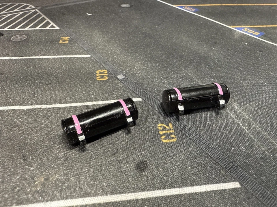 PIEZAS 1/64 DCP NEGRO Y ROSA PETERBILT 359/379/389 TANQUES DE COMBUSTIBLE Foto 3 de 3