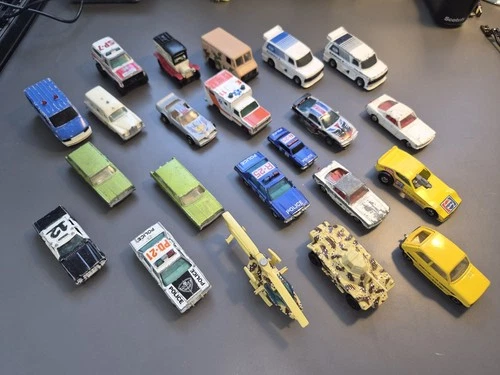 Vintage Matchbox, Hotwheels, Lesney Diecast Toy Cars - LOT OF 22