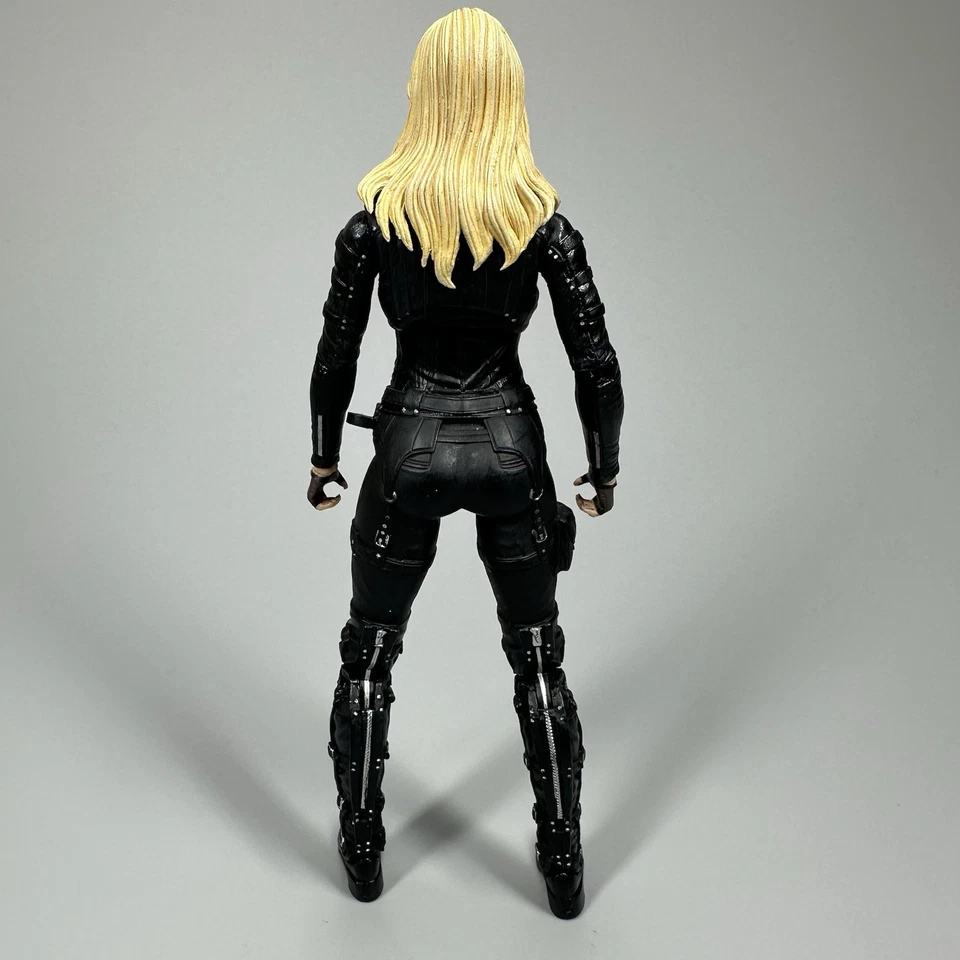 Figura DC Collectibles Arrow Laurel Lance Canario Negro 6.5" con Accesorios Extra Foto 3 de 4