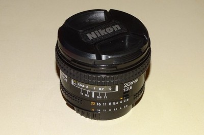 NIKON AF NIKKOR 20MM 2.8 LENS