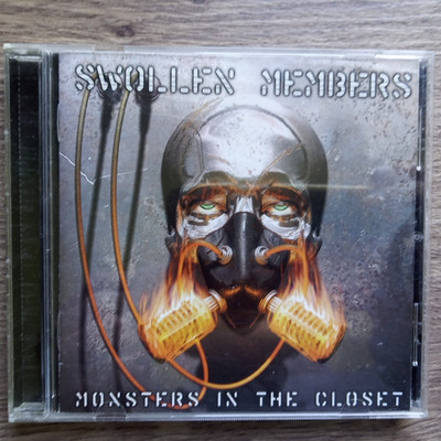 SWOLLEN MEMBERS - Monsters In the Closet