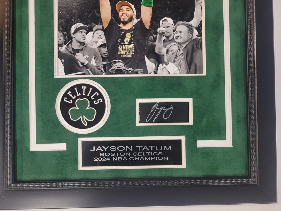 Foto enmarcada de Jayson Tatum Boston 8x10 con auto grabado, campeón de la NBA 2024 Foto 2 de 3
