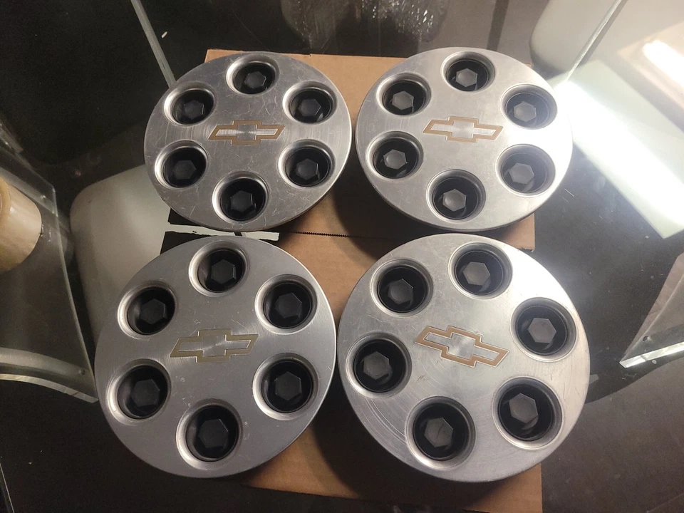 Tapacubos centrales de rueda Chevrolet Suburban Tahoe Avalanche GM 16" 15004143 JUEGO DE 4 Foto 2 de 4