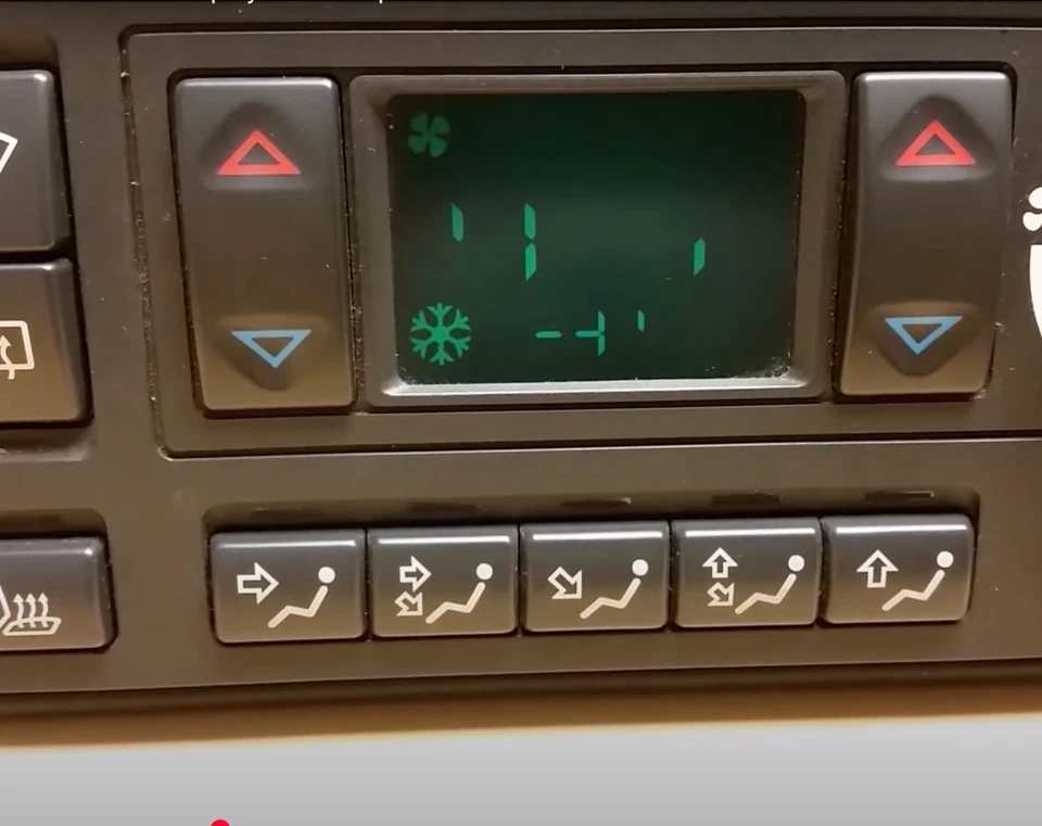 ​Connecteur Élastomère Zebra Réparation écran LCD HEVAC Range Rover P38​ - Image 2 of 4