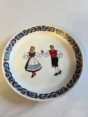 Bergquist Figgjo China Norway Hardanger Dancers 6 3/4'' plates