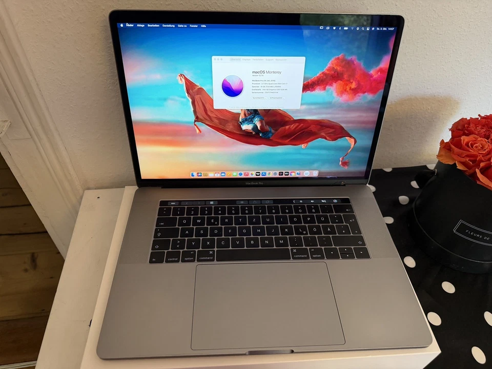 Apple MacBook Pro 15" 2016 · i7 · 16GB · 500GB, Foto 1 von 5