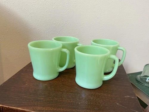 Vintage Fire King Oven Ware USA Green Jadeite D Handle Coffee Mugs (Set Of 4)