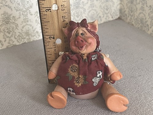 Resin Piggy with floral dress and bow Shelf Sitter Super Cute - Picture 8 of 9