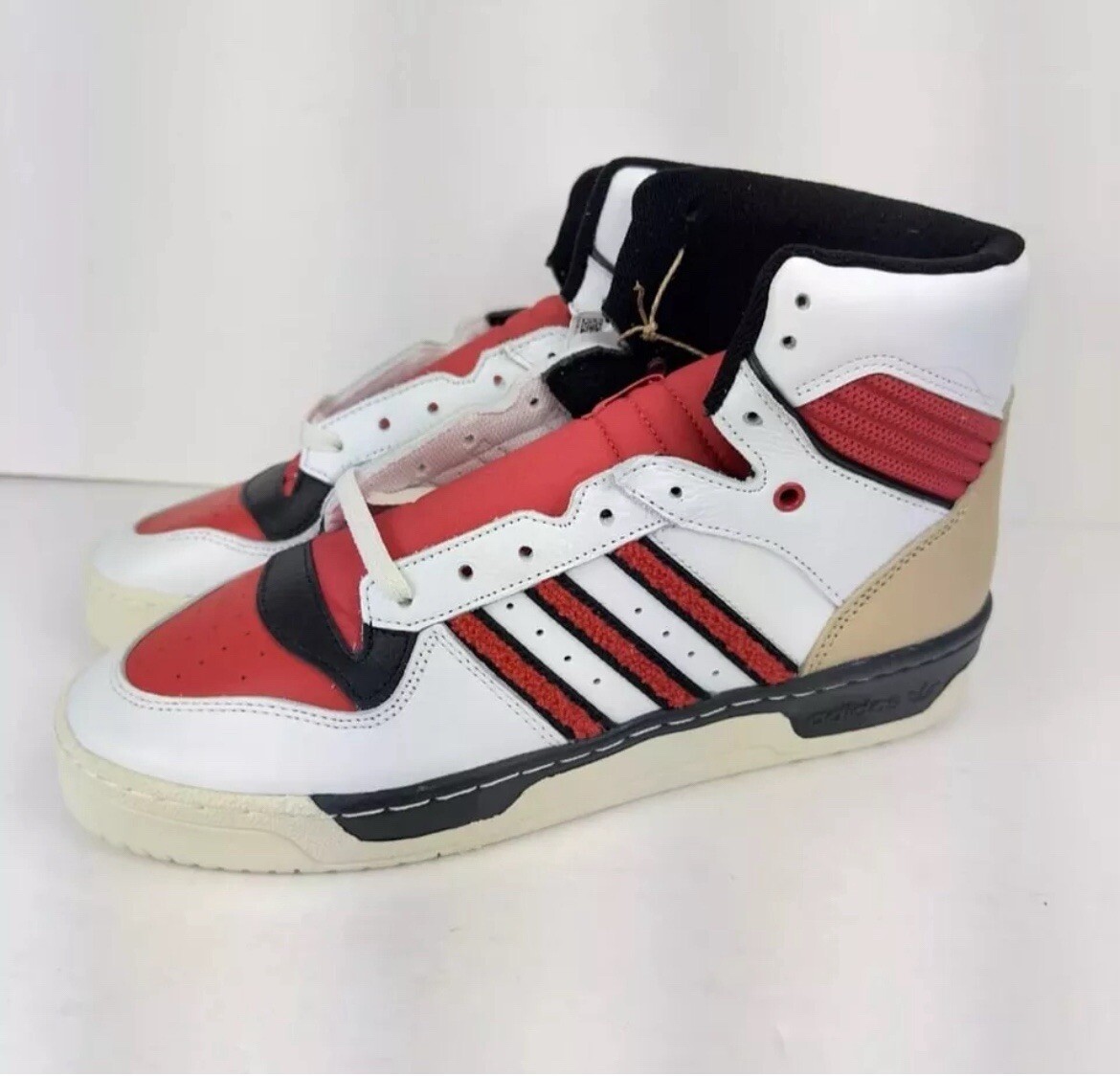 Adidas originals Rivalry Hi high Men\'s Sneaker Leather FZ6332 Size 10.5 Men main image 3