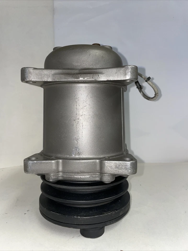 Compresor de aire acondicionado Volvo 240 Air Products 6841028 Foto 3 de 4