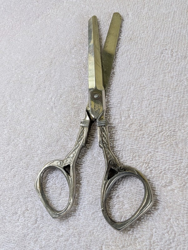 Marshall Wells ZENITH antique pre-1915 8.5" scissors shears embossed vintage