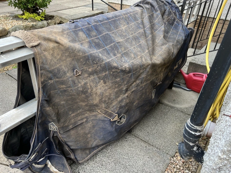 Mark Todd - 6.9” standard neck lightweight turnout. Navy check - Image 2 of 3