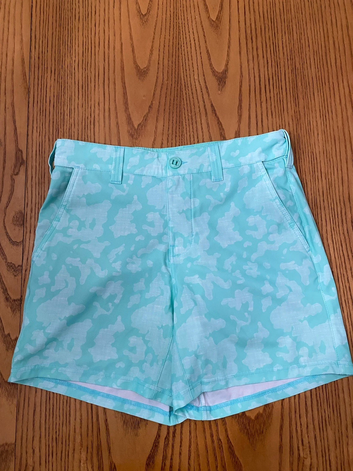 HUK FISHING MENS SHORTS VOLLEY SIZE SMALL BEACH GLASS NWOT