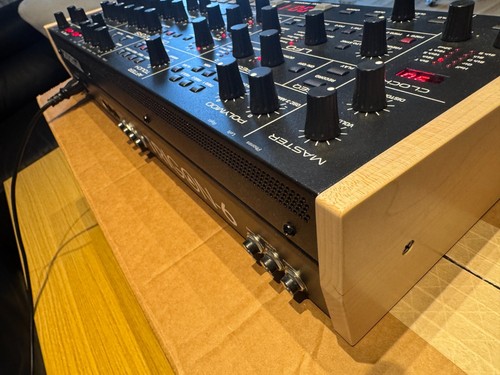 Sequential Trigon-6 Desktop - Synthesizer wie NEU mit Restgarantie und OVP - Bild 11 von 14