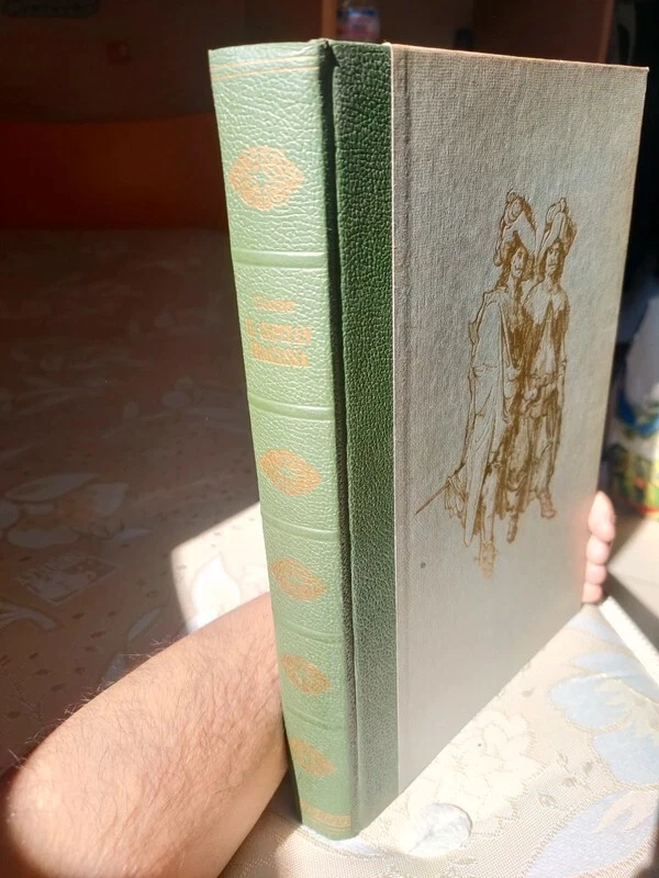 Foto 1 di 8