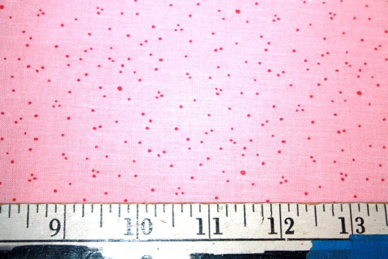 PUNTOS ROSA OSCURO SOBRE ROSA CLARO DE BENARTEX - TELA 100% ALGODÓN Foto 3 de 3