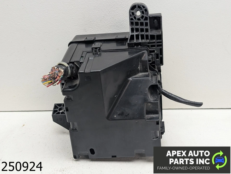 OEM 2014-2015 Mitsubishi Mirage 1.2L Engine Fuse Box - Image 4 of 4