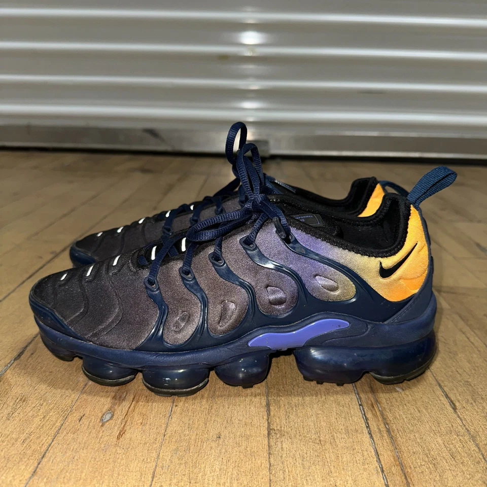 Zapatilla deportiva Nike Air VaporMax Plus para mujer talla 9 violeta cómoda parte superior baja con cordones Foto 4 de 4