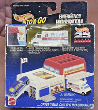 1993 Mattel Hot Wheels Sto  Go Emergency Hospital With Ambulance Set 65601