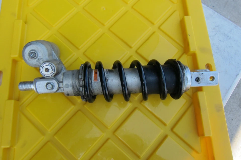 Suzuki GSXR 600 GSXR 750 2001 suspensión amortiguador trasero Foto 3 de 4