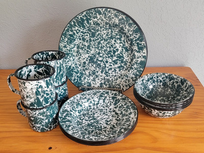 Enamelware Green Splatter NOS Vintage CGS International 16pc Set Gold Stickers