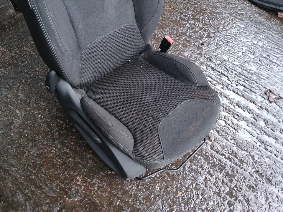 CITROEN DS3 2014 3 DOOR OSF DRIVER SIDE FRONT SEAT ASSEMBLY - Image 3 of 4