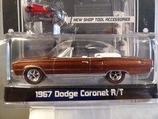 1967 DODGE CORONET R/T      GREENLIGHT MUSCLE CAR GARAGE HOBBY COLLECTION   1:64