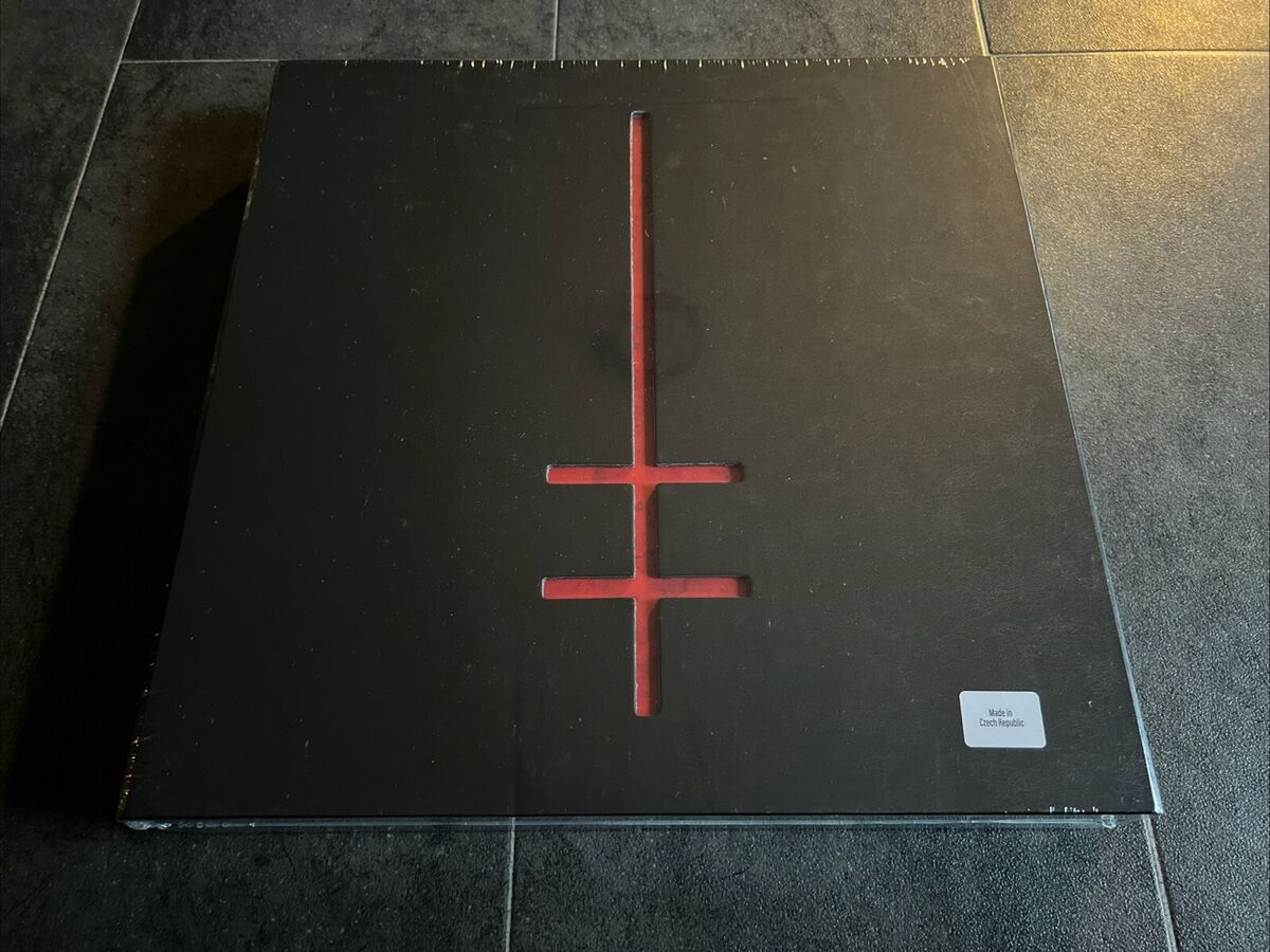 Marilyn Manson One Assassination Under God Limited Box Set Marilyn Manson One Assassination Under God Limited Box Set