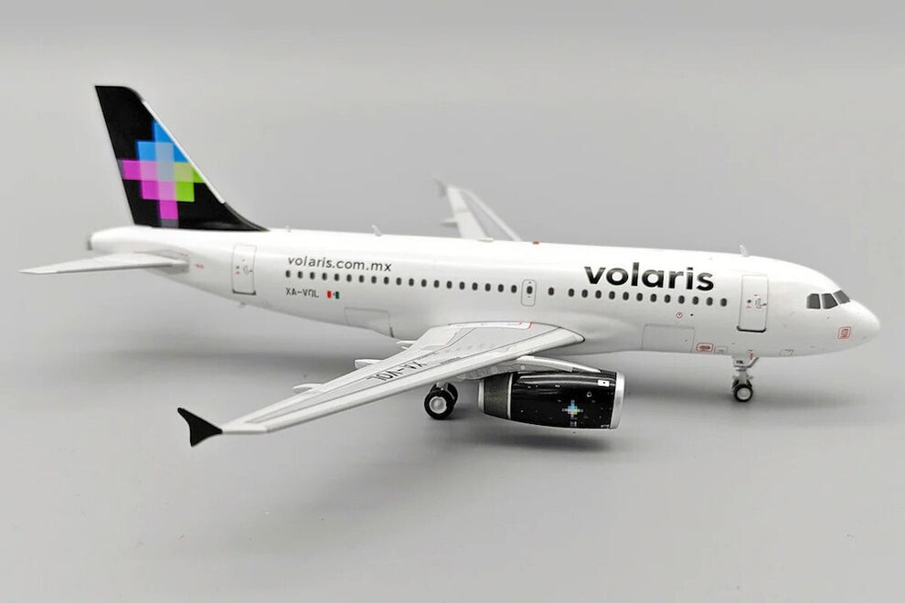 Volaris A319 XA-VOL El Aviador 1:200