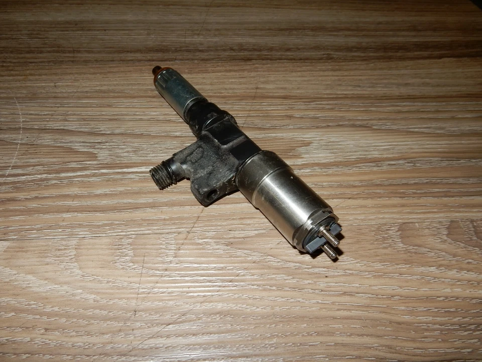 Denso Diesel Engine Fuel Injector 05R 0372 (0146 / 1604) OEM - Image 2 of 3