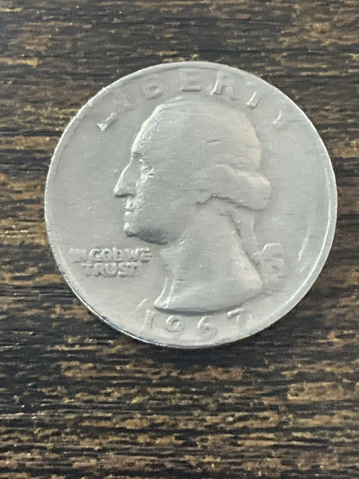 RARE ERROR COIN COLLECTORS 1967 US Quarter No Mint Mark With Rim Lining Error - Image 2 of 4