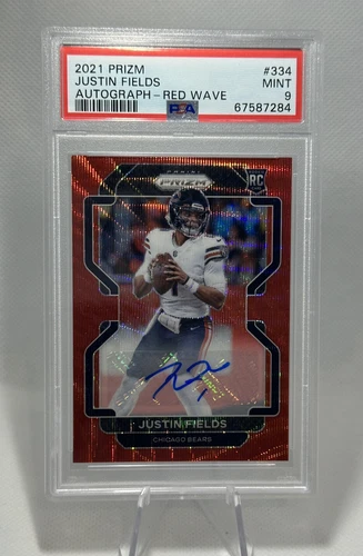 2021 Panini Prizm Justin Fields Red Wave Rookie Auto /149 RC #334 PSA 9