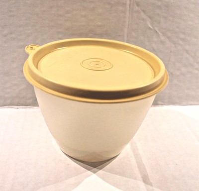 Tupperware Round Storage Container with Tan Lid 148-32 | eBay
