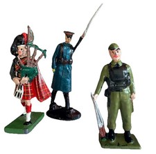 Lot Of Three Lead Cast Soldiers Britains And Or Similar