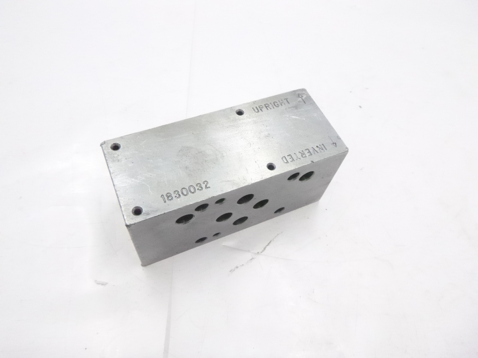 Parker Hannifin 1830032 Hydraulic Steel Valve Manifold 3-3/4" x 1-3/4"