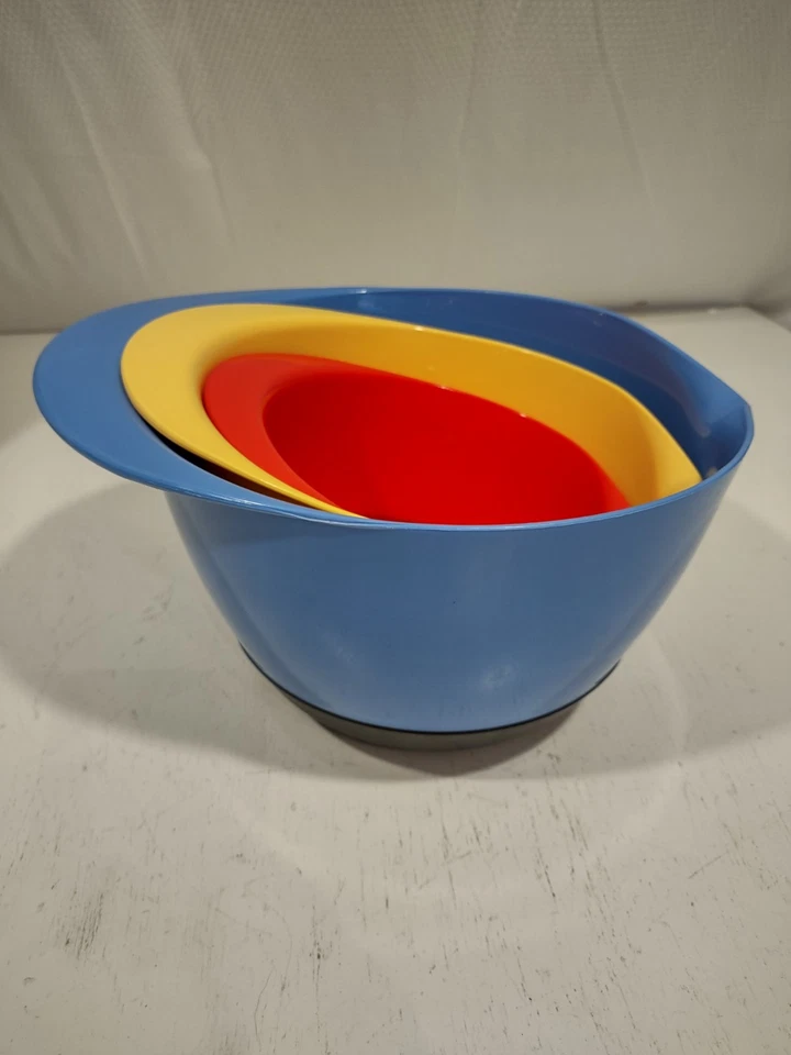 3 cuencos mezcladores anidadores de 1,5 cuartos de galón, 3 cuartos de galón y 5 cuartos de galón con caño antideslizante inferior Foto 3 de 4