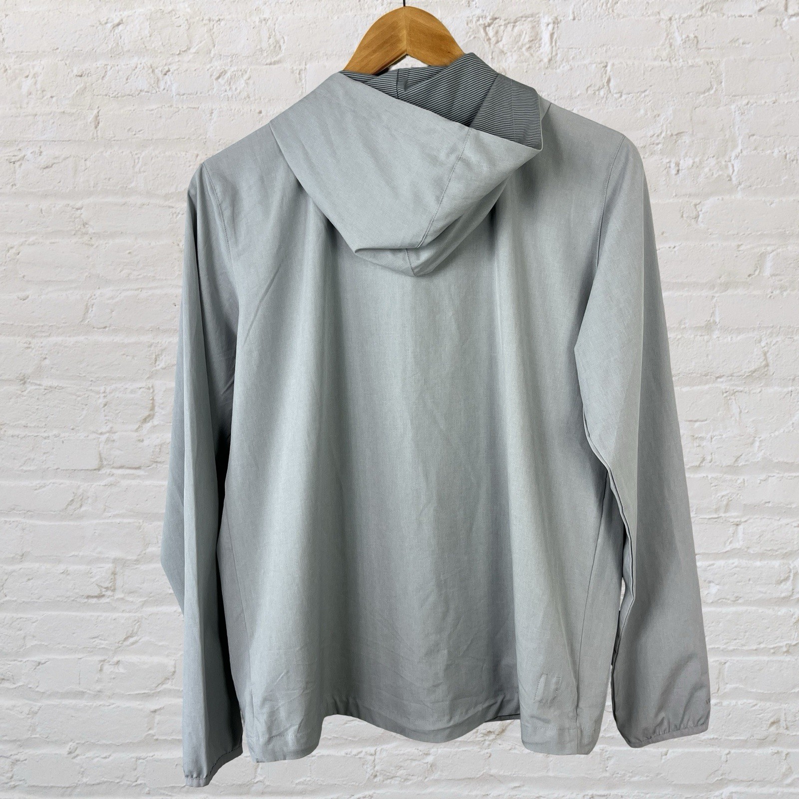 Vuori Outdoor Trainer Shell Jacket Windbreaker Fu… - image 5