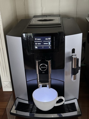 JURA E8 Kaffeevollautomat, Platin
