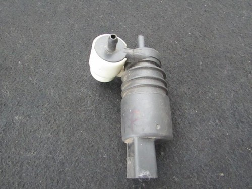 Waschwasserpumpe, Scheibenreinigung  Volkswagen Passat DE257473-85