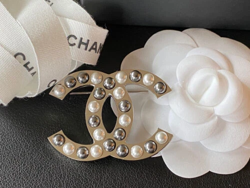 CHANEL White Pearl Fashion Brooches & Pins