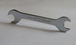 brooks saddle tension