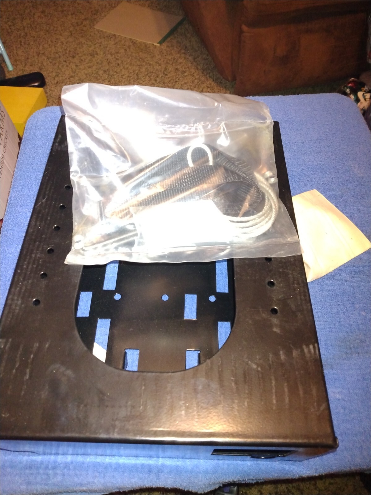 Deer Cam Security Box Moultrie Hunting Universal Tree/Post Mount Fits Many Cams