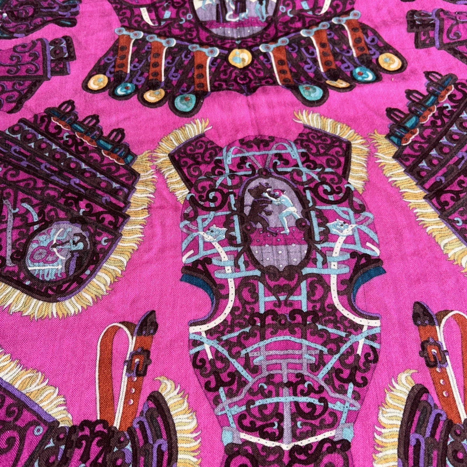 Hermès “Les Nécessaires d’Hermès” Cashmere Silk Shawl 131 cm – Pink / Fuchsia thumbnail 2