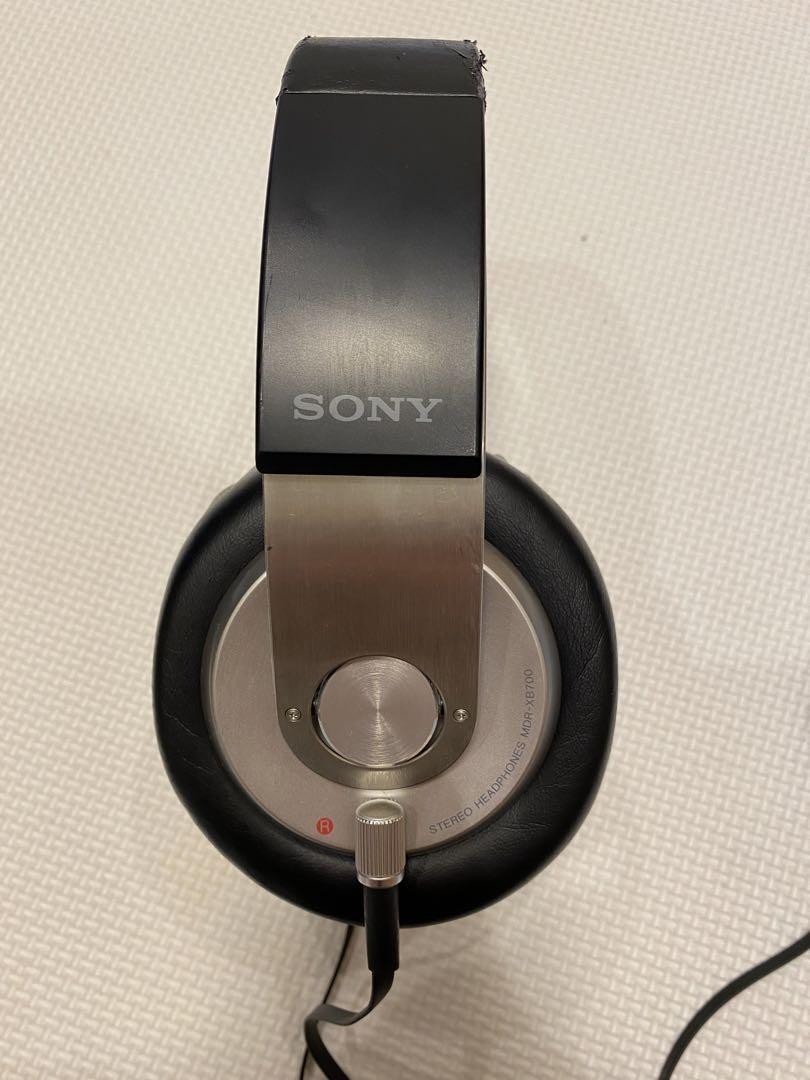 Sony MDR-XB700 Extra Bass Headphones Over-Ear Stereo Headset Japan