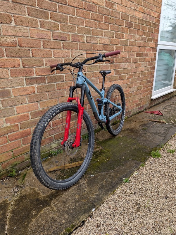 GT Sensor Full Suspension Mountain Bike Tire 29-inch Size Small