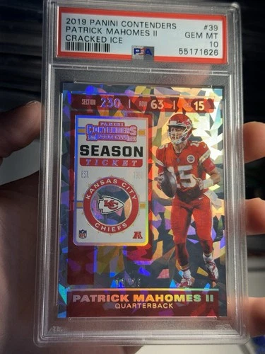 2019 Panini Contenders Season Ticket Patrick Mahomes #39 Cracked Ice /23 PSA 10