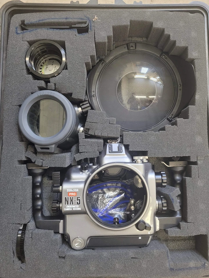 Pacote de carcaça subaquática Sea & Sea NX-5 PRO (estroboscópio, cúpula, etc) para Nikon F5 35 - Imagem 3 de 4
