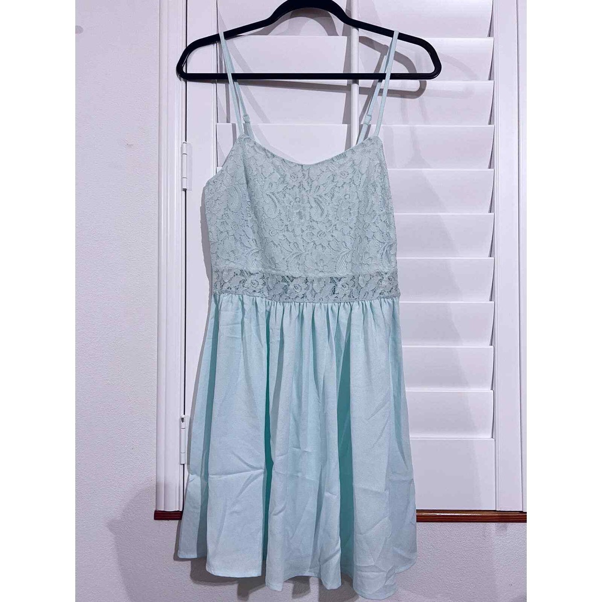 NWOT H&M DIVIDED Sheer Lace Dress Size 6 (750) NWOT H&M DIVIDED Sheer Lace Dress Size 6 (750)